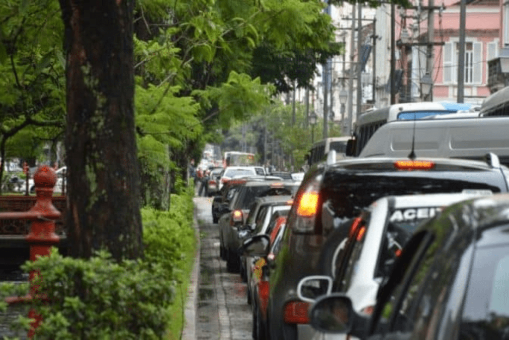 Trânsito em Petrópolis, RJ.