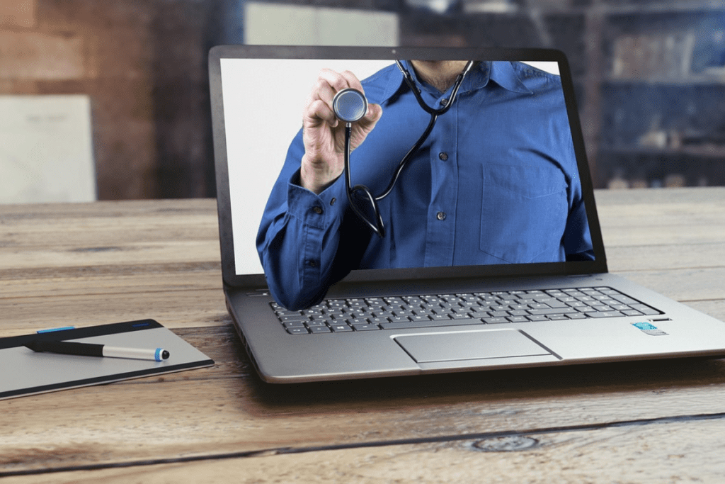 Consulta por telemedicina: atendimento médico remoto disponível 24h inclusive em feriados"