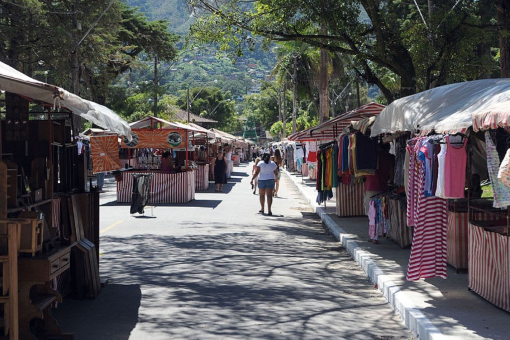 Feirinha do Alto de Teresópolis.