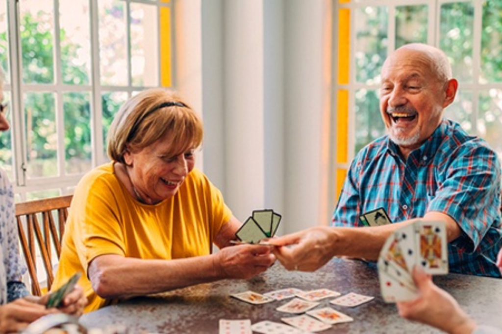 Atividades de lazer e convívio de idosos.