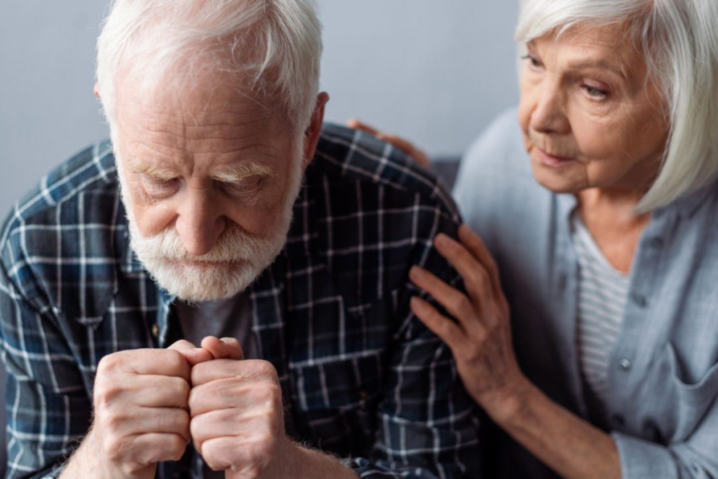 Idosa com marido e alzheimer.