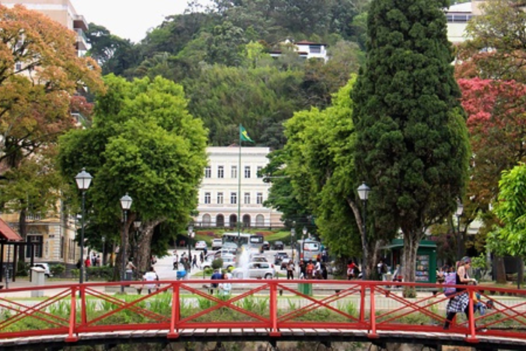 Amil Petrópolis cuidando de seus clientes.