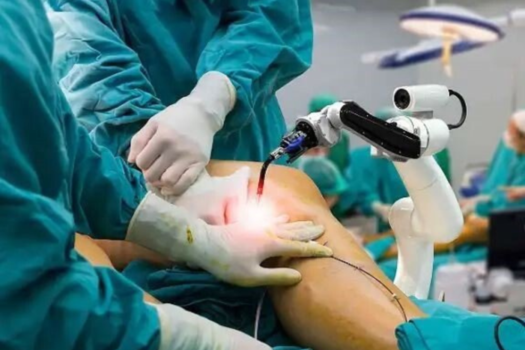 Cirurgia robótica de prótese de joelho.