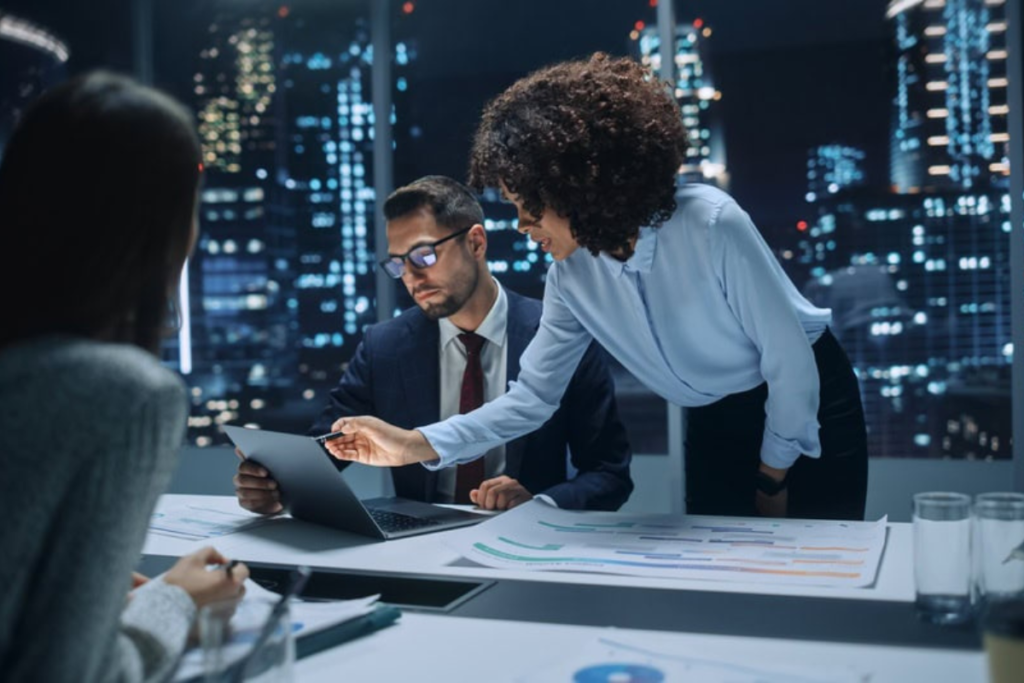 Reajuste de planos empresariais por agrupamento.