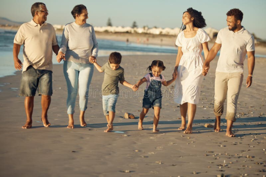 Família feliz em ambiente saudável.
