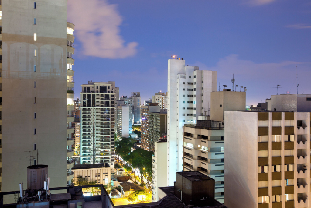 Bairro Batel com rede da Amil saúde.